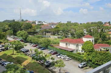 (RENOVATED) Sri Mahligai Condominium, Seksyen 9 Shah Alam