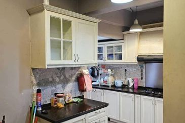 (RENOVATED) Sri Mahligai Condominium, Seksyen 9 Shah Alam