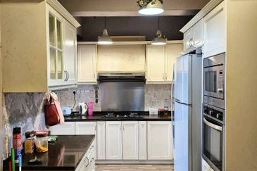 (RENOVATED) Sri Mahligai Condominium, Seksyen 9 Shah Alam