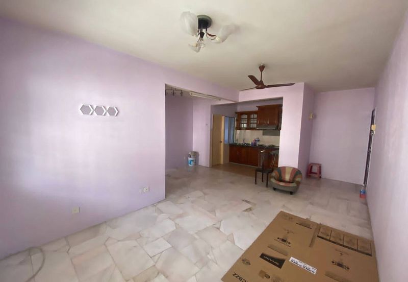 (WELL KEPT UNIT) Kasuarina Salju Apartment, Bandar Puncak Alam