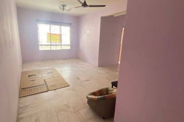 (WELL KEPT UNIT) Kasuarina Salju Apartment, Bandar Puncak Alam