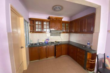 (WELL KEPT UNIT) Kasuarina Salju Apartment, Bandar Puncak Alam