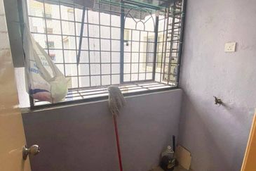 (WELL KEPT UNIT) Kasuarina Salju Apartment, Bandar Puncak Alam