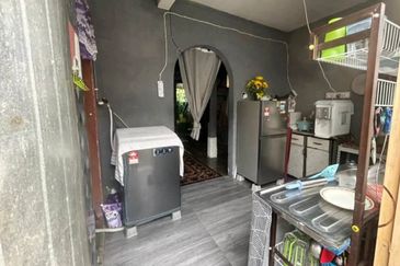 (LOW COST) Intermediate 2 Storey Taman West Country, Seksyen 5 Bandar Baru Bangi 