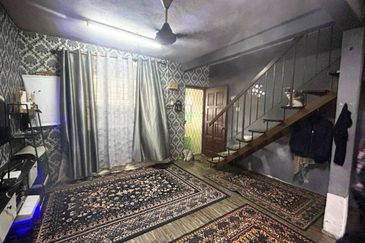 (LOW COST) Intermediate 2 Storey Taman West Country, Seksyen 5 Bandar Baru Bangi 