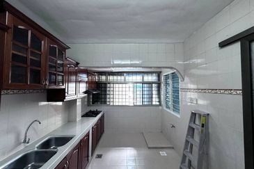 (GATED GUARDED)(FULLY RENOVATED️) Apartment Vista Lavender, Taman Kinrara Puchong