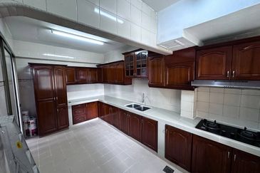 (GATED GUARDED)(FULLY RENOVATED️) Apartment Vista Lavender, Taman Kinrara Puchong