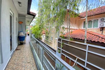 (GATED GUARDED) Fully Renovated 2 Storey Semi-D Tropika Kemensah, Ampang, Selangor