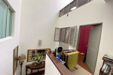 (GATED GUARDED) Fully Renovated 2 Storey Semi-D Tropika Kemensah, Ampang, Selangor