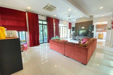 (GATED GUARDED) 3 Storey Bungalow, KGSAAS Shah Alam, Selangor