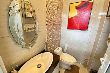 (GATED GUARDED) 3 Storey Bungalow, KGSAAS Shah Alam, Selangor