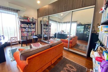 (GATED GUARDED) 3 Storey Bungalow, KGSAAS Shah Alam, Selangor