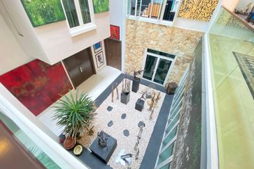 (GATED GUARDED) 3 Storey Bungalow, KGSAAS Shah Alam, Selangor