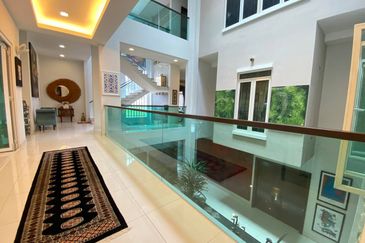 (GATED GUARDED) 3 Storey Bungalow, KGSAAS Shah Alam, Selangor