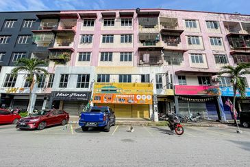 (RENOVATED) Shop Apartment Pusat Hentian Kajang 