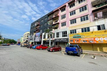 (RENOVATED) Shop Apartment Pusat Hentian Kajang 