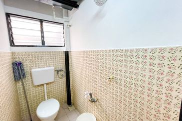 (RENOVATED) Shop Apartment Pusat Hentian Kajang 