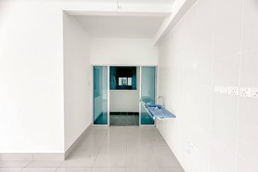 (PRIME LOCATION)(CORNER UNIT) Razak City Residences, Sungai Besi KL (RC Residence)