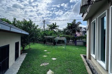 (SPACIOUS CORNER LOT) 2 Storey Terrace USJ 1, Subang Mewah