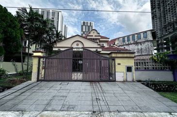 (SPACIOUS CORNER LOT) 2 Storey Terrace USJ 1, Subang Mewah