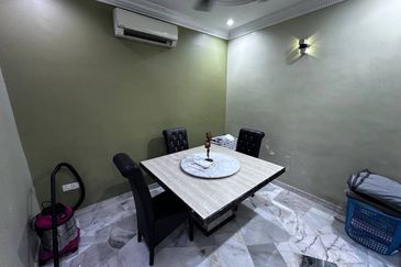 (SPACIOUS CORNER LOT) 2 Storey Terrace USJ 1, Subang Mewah