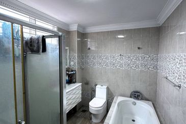 (SPACIOUS CORNER LOT) 2 Storey Terrace USJ 1, Subang Mewah