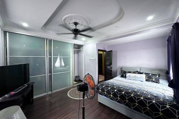 (SPACIOUS CORNER LOT) 2 Storey Terrace USJ 1, Subang Mewah