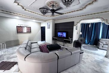 (SPACIOUS CORNER LOT) 2 Storey Terrace USJ 1, Subang Mewah