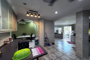 (SPACIOUS CORNER LOT) 2 Storey Terrace USJ 1, Subang Mewah