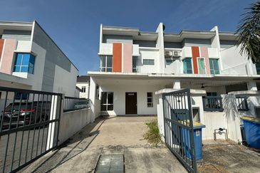 (GATED & GUARDED) End Lot Double Storey Residensi Mamanda, Jalan Kebun Baru