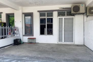 (INTERMEDIATE) 2 Storey Jalan Bangau, Taman Bentara, Telok Panglima Garang