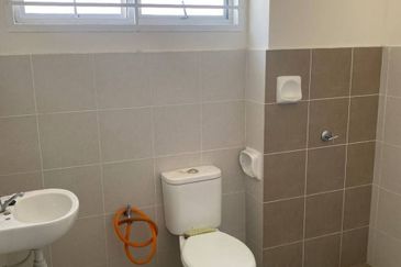 (INTERMEDIATE) 2 Storey Jalan Bangau, Taman Bentara, Telok Panglima Garang