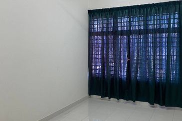 (INTERMEDIATE) 2 Storey Jalan Bangau, Taman Bentara, Telok Panglima Garang
