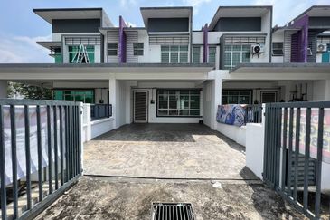 (GATED GUARDED) INTERMEDIATE 2 STOREY TERRACE MERANTI 2, BANDAR HILLPARK, PUNCAK ALAM