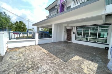 (GATED GUARDED) INTERMEDIATE 2 STOREY TERRACE MERANTI 2, BANDAR HILLPARK, PUNCAK ALAM