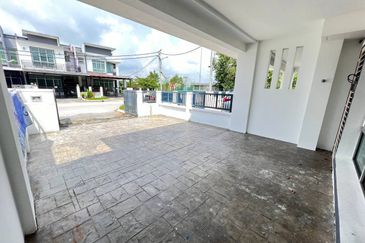 (GATED GUARDED) INTERMEDIATE 2 STOREY TERRACE MERANTI 2, BANDAR HILLPARK, PUNCAK ALAM