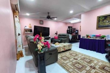 (RENOVATED) Intermediate 2 Storey House Taman Mawar, Bandar Baru Salak Tinggi (BBST), Sepang