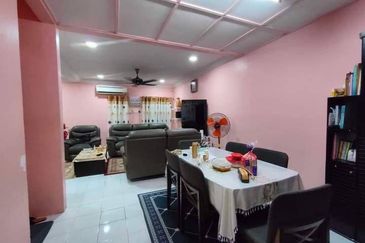 (RENOVATED) Intermediate 2 Storey House Taman Mawar, Bandar Baru Salak Tinggi (BBST), Sepang