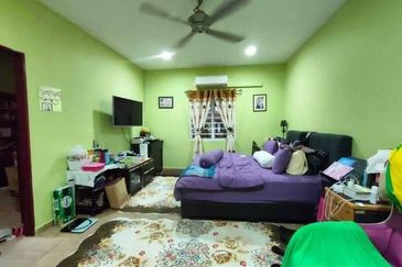 (RENOVATED) Intermediate 2 Storey House Taman Mawar, Bandar Baru Salak Tinggi (BBST), Sepang