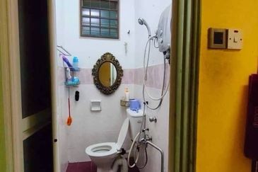 (RENOVATED) Intermediate 2 Storey House Taman Mawar, Bandar Baru Salak Tinggi (BBST), Sepang
