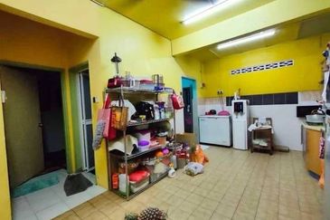 (RENOVATED) Intermediate 2 Storey House Taman Mawar, Bandar Baru Salak Tinggi (BBST), Sepang