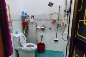 (RENOVATED) Intermediate 2 Storey House Taman Mawar, Bandar Baru Salak Tinggi (BBST), Sepang