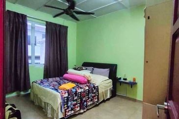 (RENOVATED) Intermediate 2 Storey House Taman Mawar, Bandar Baru Salak Tinggi (BBST), Sepang