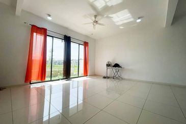 (FACING OPEN) Intermediate 2 Storey Clover Cahaya Alam, Seksyen U12 Shah Alam