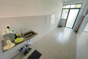 (FACING OPEN) Intermediate 2 Storey Clover Cahaya Alam, Seksyen U12 Shah Alam