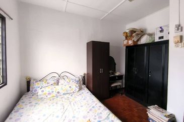 (INTERMEDIATE) 2 STOREY TERRACE BANDAR COUNTRY HOMES RAWANG 