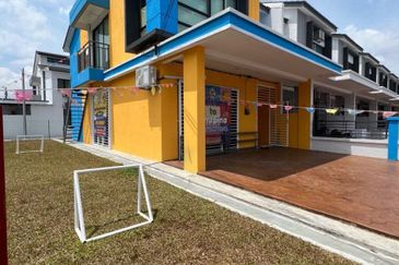 (WELL KEPT UNIT) Corner Lot 2 Storey Saujana Perdana, Saujana Utama, Sungai Buloh