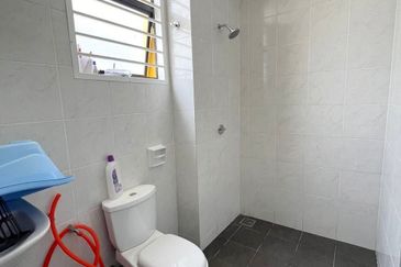 (WELL KEPT UNIT) Corner Lot 2 Storey Saujana Perdana, Saujana Utama, Sungai Buloh