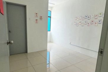 (WELL KEPT UNIT) Corner Lot 2 Storey Saujana Perdana, Saujana Utama, Sungai Buloh