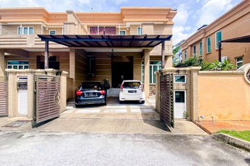 (FACING OPEN)(GATED GUARDED) 2.5 Storey Semi-D, Kemensah Mewah, Ampang